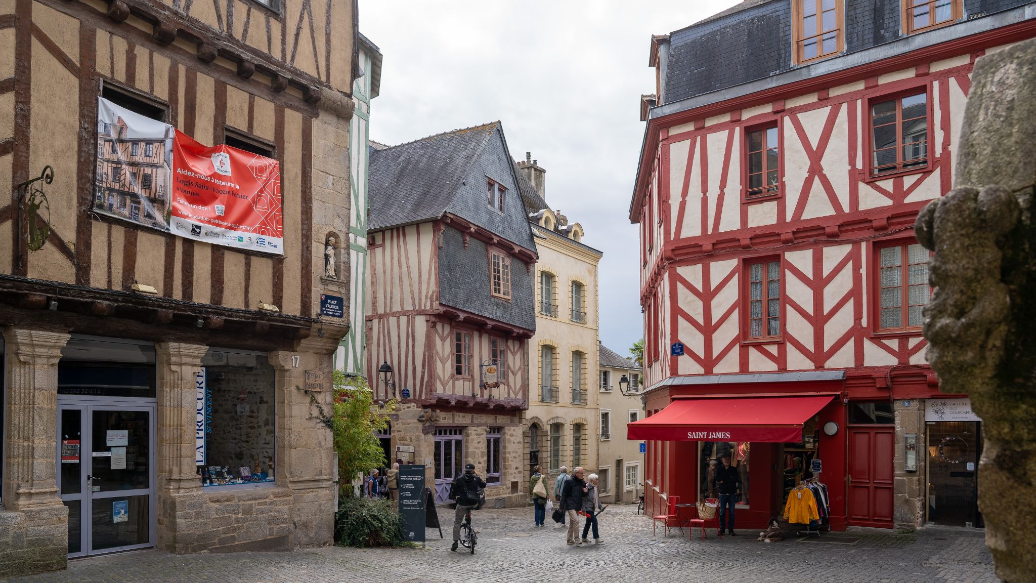 20250924 151042 Vannes   Maison dite de Saint Vincent, Place Valencia, Centre   Le Port